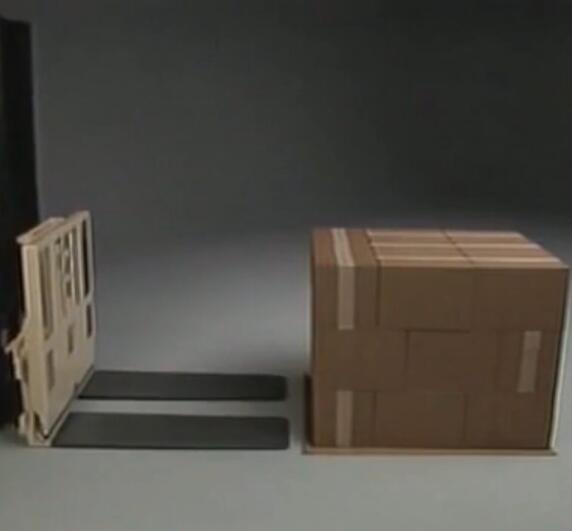 推拉器配合滑托板slip sheet工作原理介紹